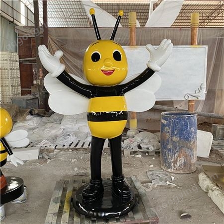 云浮玻璃钢蜜蜂雕塑 公园卡通蜜蜂人偶模型 园林景观小品定制