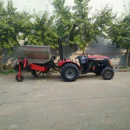 开沟施肥机 四轮拖拉机带动果园施肥机 多功能农业机械