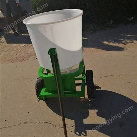 悬挂式圆桶撒肥机 四轮带后置方桶撒肥机 牵引式颗粒肥料施肥机