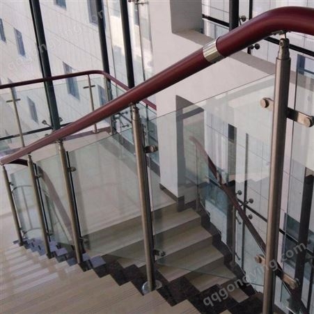 西安不锈钢玻璃楼梯 质量保证    西安欧盾玻璃楼梯
